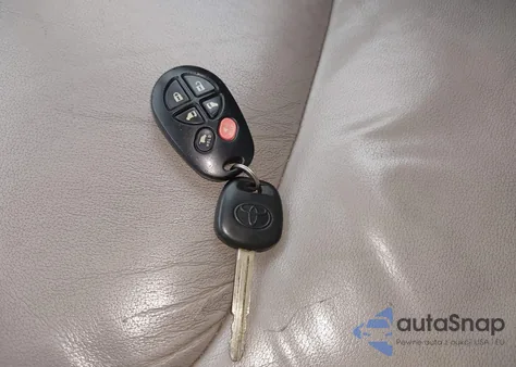 2008 Toyota Sienna Xle/Xle Limited from USA, damaged, VIN 5TDZK22C08S118773